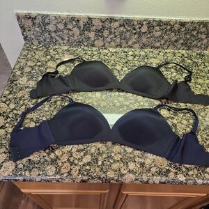 Victoria's Secret Black and Blue T-Shirt Bras Wireless 38D